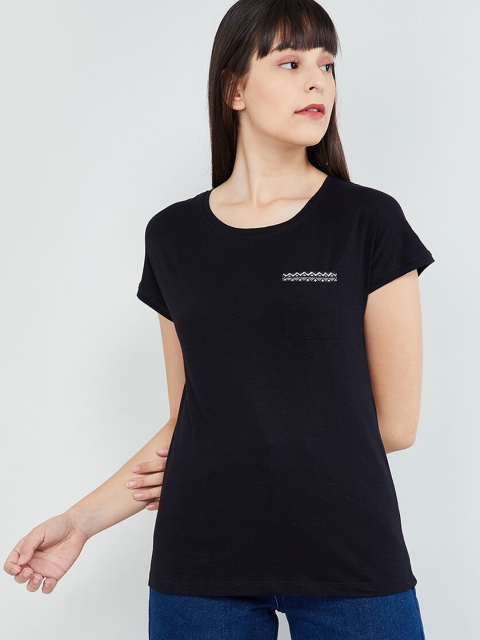 

max Women Black Solid Round Neck T-shirt