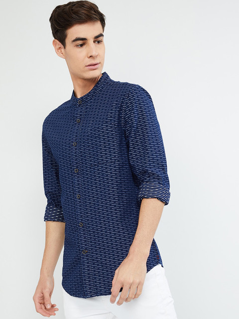 

max Men Navy Blue & Off-White Slim Fit Printed Casual Shirt