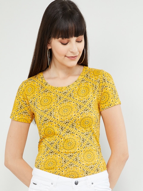 

max Women Yellow Printed Round Neck T-shirt