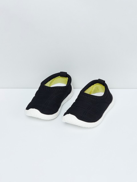 

max Boys Black Slip-On Sneakers