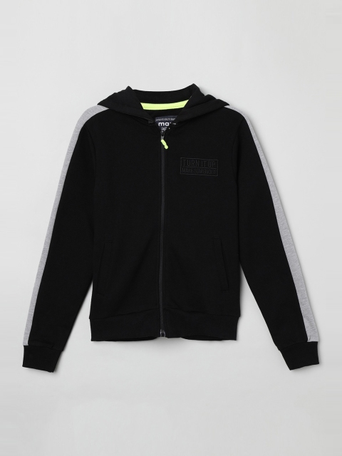 

max Boys Black Solid Hooded Sweatshirt