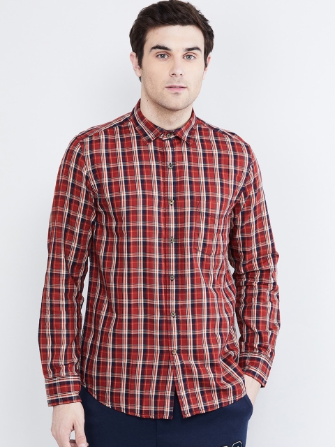 

max Men Red & White Regular Fit Checked Casual Shirt