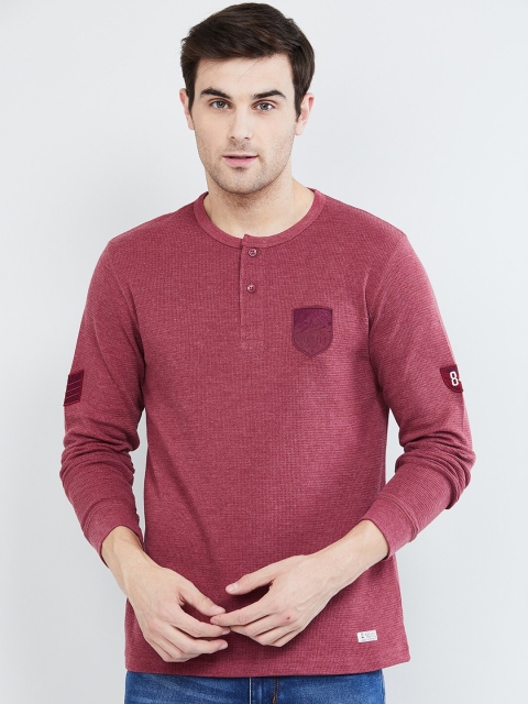 

max Men Red Solid Henley Neck T-shirt with Patch Detail