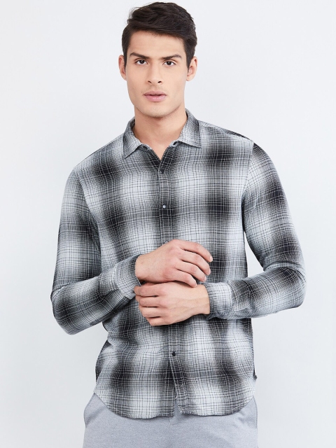 

max Men Grey & Black Slim Fit Checked Casual Shirt
