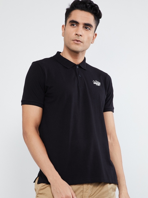 

max Men Black Solid Polo Collar T-shirt