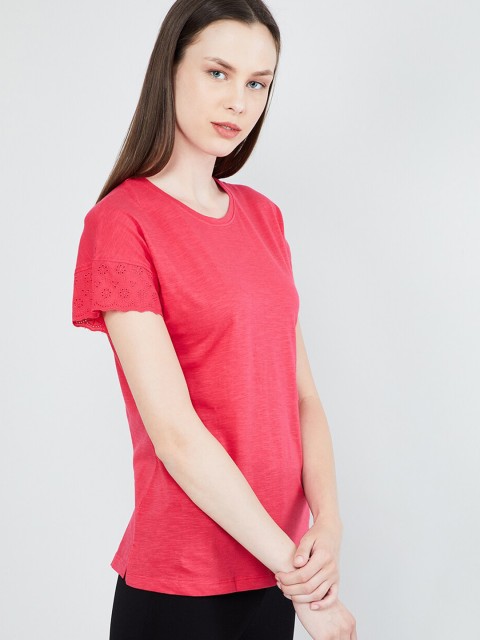 

max Women Coral Red Solid Round Neck T-shirt