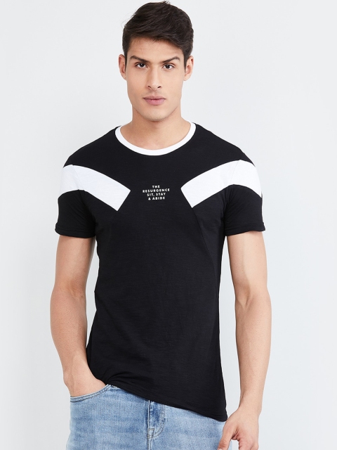 

max Men Black & White Colourblocked Round Neck T-shirt