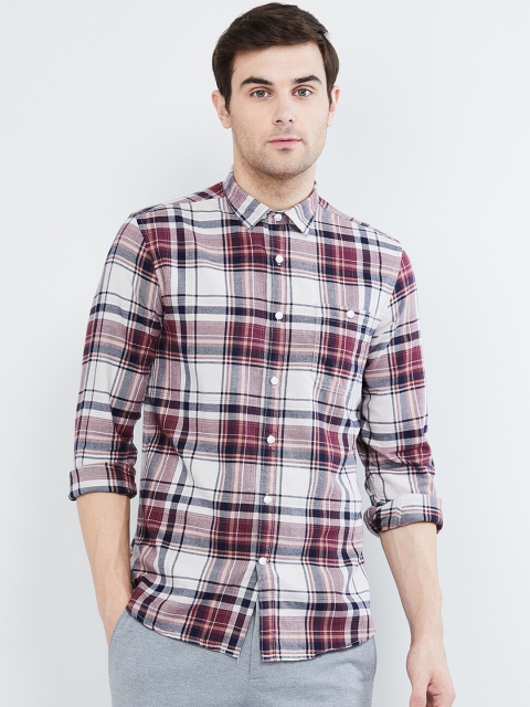 

max Men Red & White Slim Fit Checked Casual Shirt