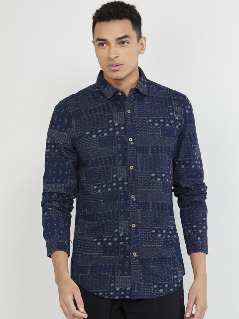 

max Men Blue & Off-White Slim Fit Printed Casual Shirt
