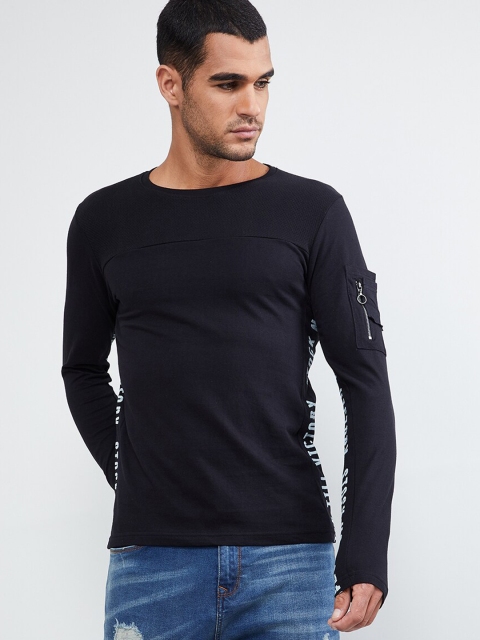 

max Men Black Printed Round Neck T-shirt