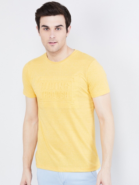 

max Men Yellow Solid Round Neck T-shirt with Embossed Detail