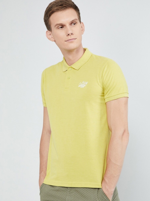 

max Men Lime Green Solid Polo Collar T-shirt