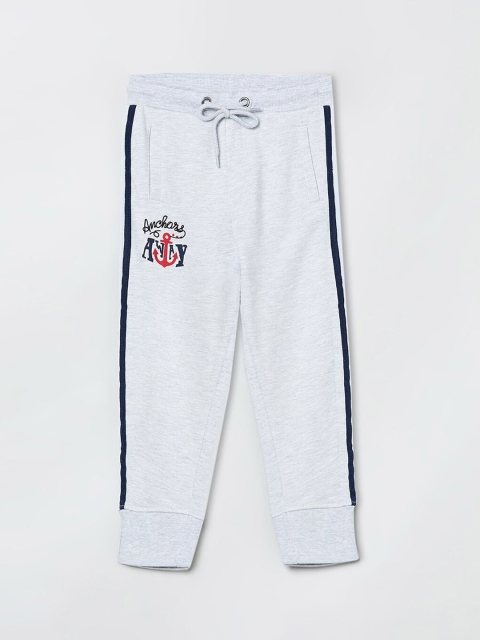 

max Boys Grey Solid Slim-Fit Joggers