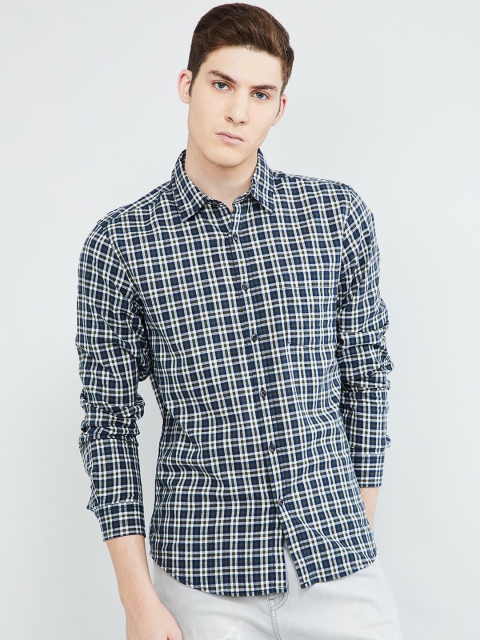 

max Men Green & Off-White Regular Fit Checked Casual Shirt