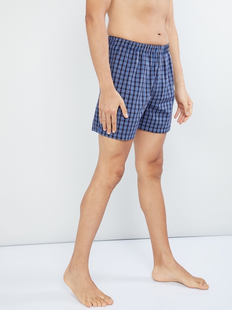 

max Men Navy Blue & White Checked Boxers PNRSU19BX03BLUE