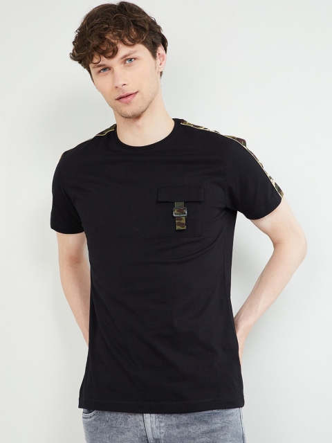 

max Men Black Solid Round Neck T-shirt
