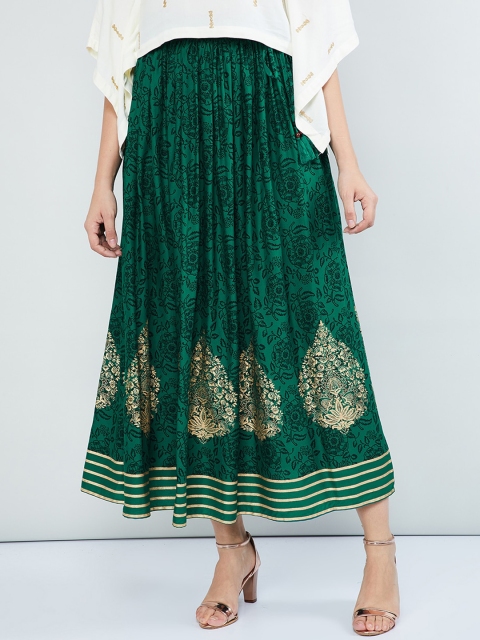 

max Women Green & Black Printed Flared Midi Skirt