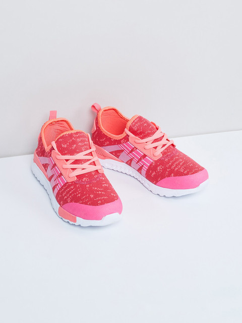 

max Women Pink Sneakers