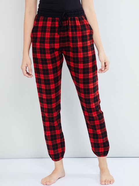 max Women Red & Black Checked Lounge Pants