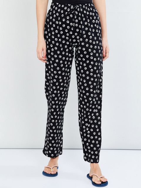 

max Women Black Printed Lounge Pants