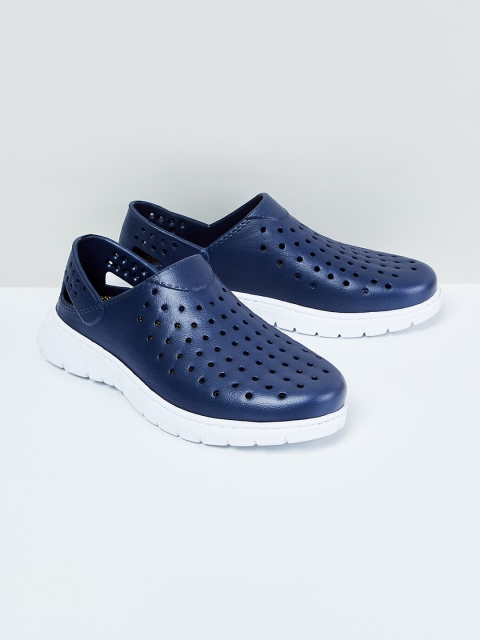 

max Men Navy Blue Perforations Slip-On Sneakers