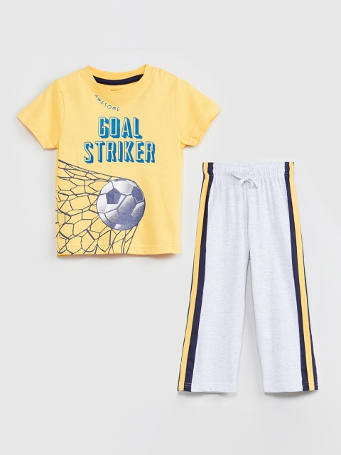 

max Boys Yellow & White Printed Night suit