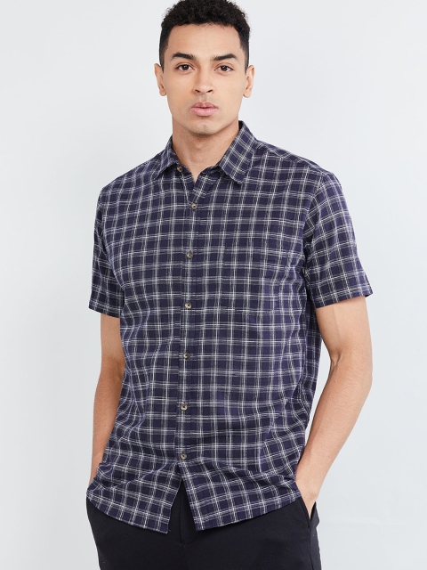 

max Men Navy Blue & White Regular Fit Checked Casual Shirt