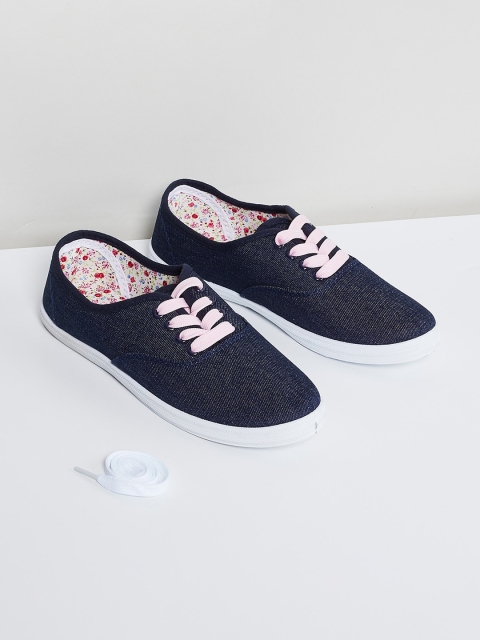 

max Women Navy Blue Sneakers