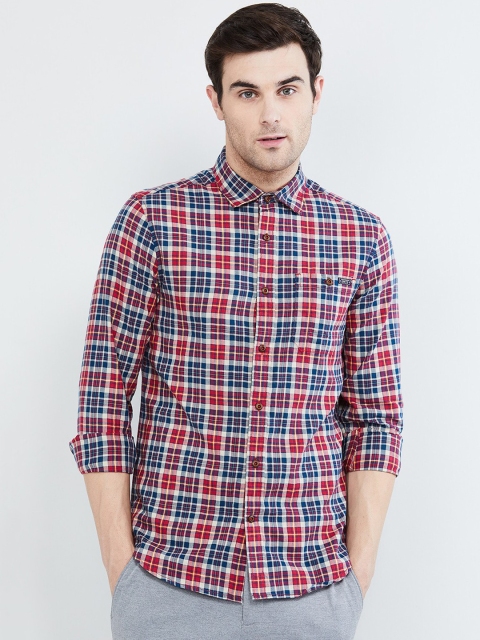 

max Men Red Slim Fit Checked Casual Shirt