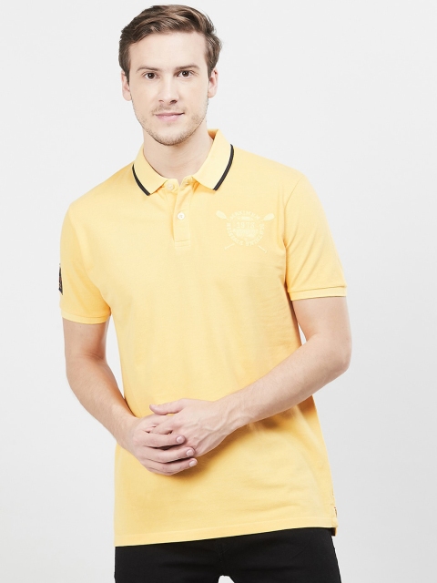 

max Men Yellow Solid Polo Collar T-shirt