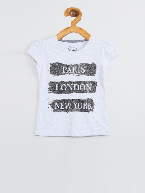 

max Girls Grey Printed Round Neck T-shirt