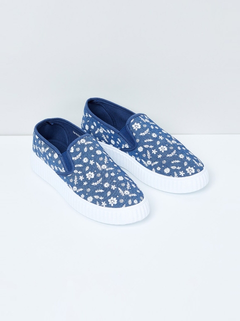 max Women Blue Printed Slip-On Sneakers