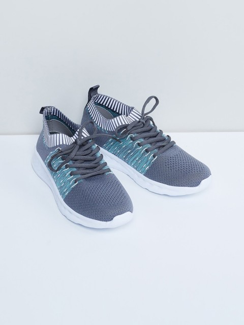 

max Women Grey Colourblocked Sneakers