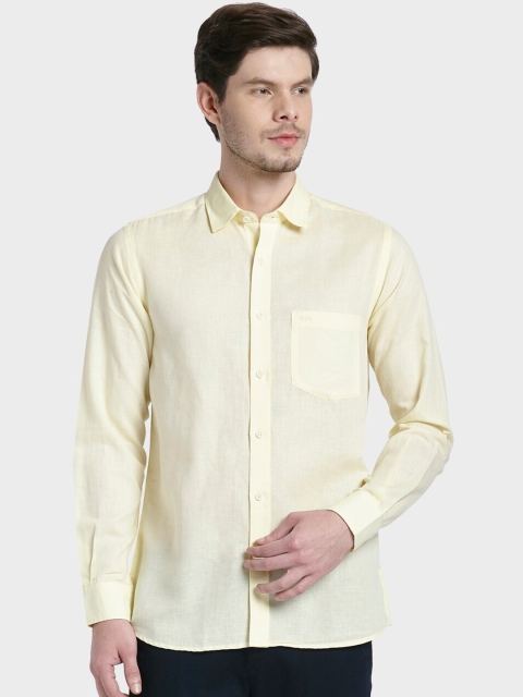 

ColorPlus Men Yellow Tailored Fit Solid Casual Shirt