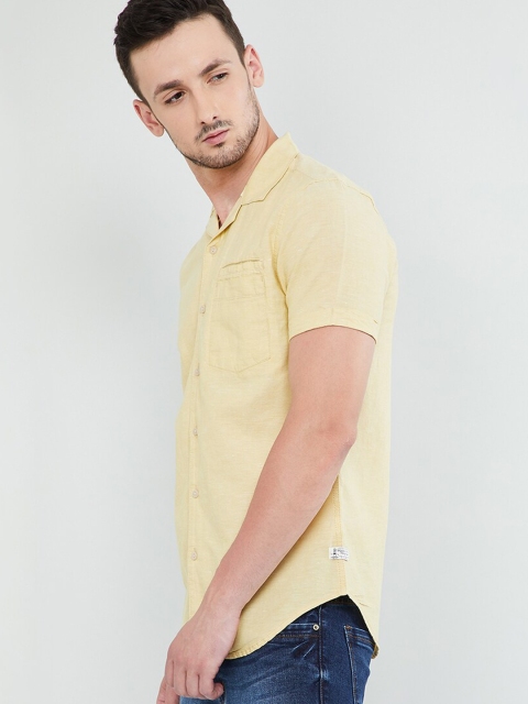 

max Men Yellow Slim Fit Solid Casual Shirt