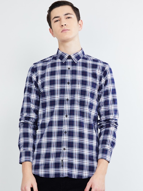 

max Men Navy Blue & White Regular Fit Checked Casual Shirt