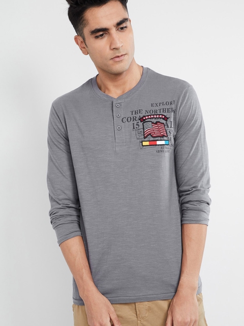 

max Men Grey Solid Henley Neck T-shirt