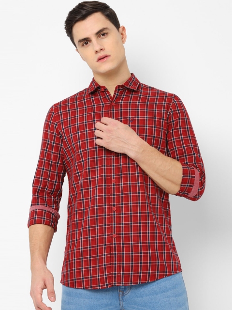

Solly Jeans Co. Men Red & Black Regular Fit Checked Casual Shirt