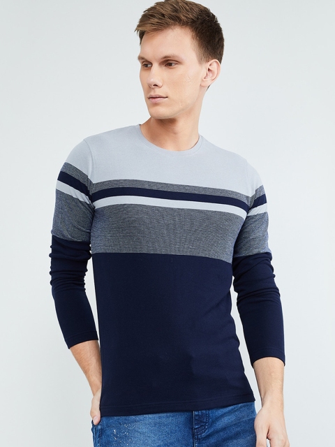 

max Men Blue Colourblocked Round Neck T-shirt