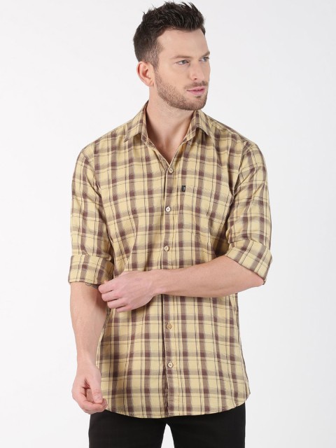 

LEVIZO Men Beige & Brown Premium Classic Fit Checked Casual Shirt