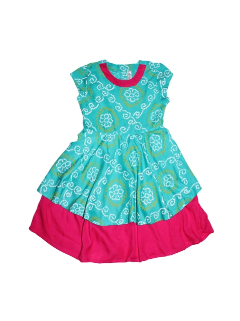

KiddoPanti Girls Green Printed Fit and Flare Dress