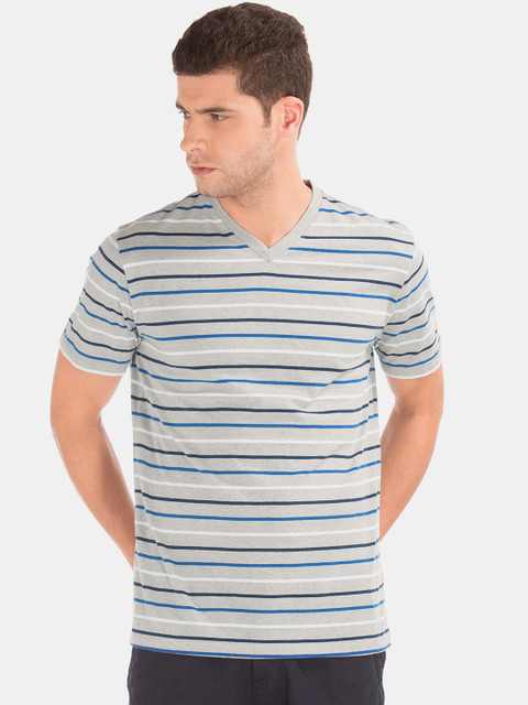 

GAP Men Grey Striped V-Neck T-shirt