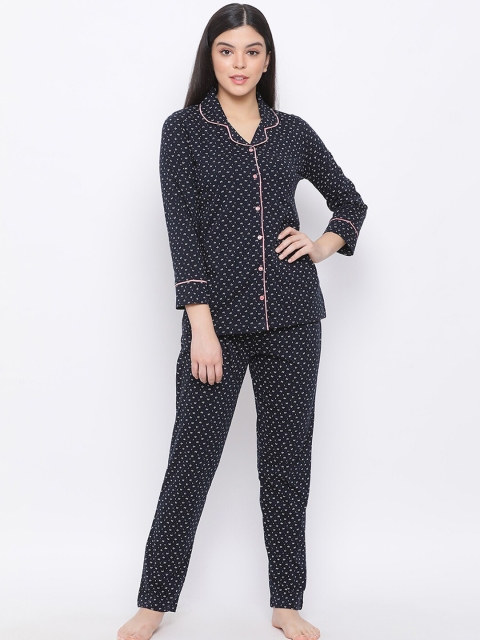 

Kanvin Women Black Printed Night suit