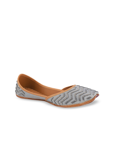 

DESI COLOUR Women Grey Embellished Leather Mojaris