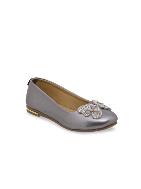 

Chipbeys Girls Silver-Toned Solid Ballerinas