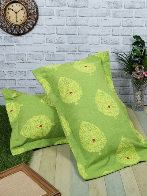 

Soumya Set of 2 Green Printed Pillow Covers