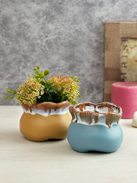 

Aapno Rajasthan Brown & Blue Set of 2 Handcrafted Ceramic Planters
