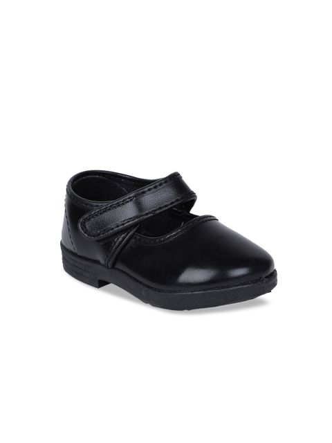 

Bata Girls Black Solid Ballerinas