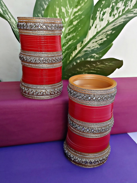 

LUCKY JEWELLERY Set Of 2 Gold-Toned & Red Stone-Studded Punjabi Suhag Chura Bridal Wedding Bangles