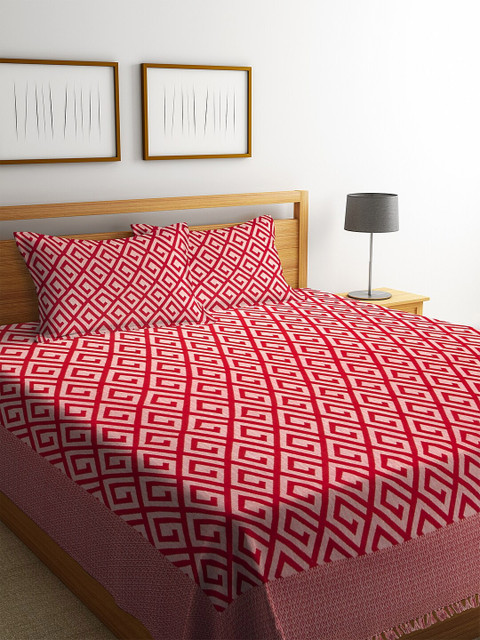 

NEUDIS By Dhrohar Red & White Geometric Hand Woven Double Bed Cover With 2 Pillow Covers
